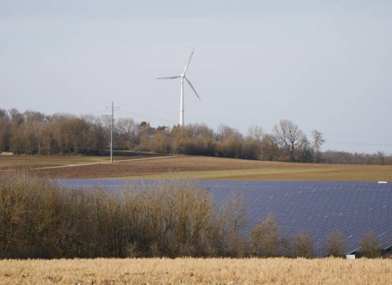 Solarpark Walkersbrunn I mit Kasberger Windrad