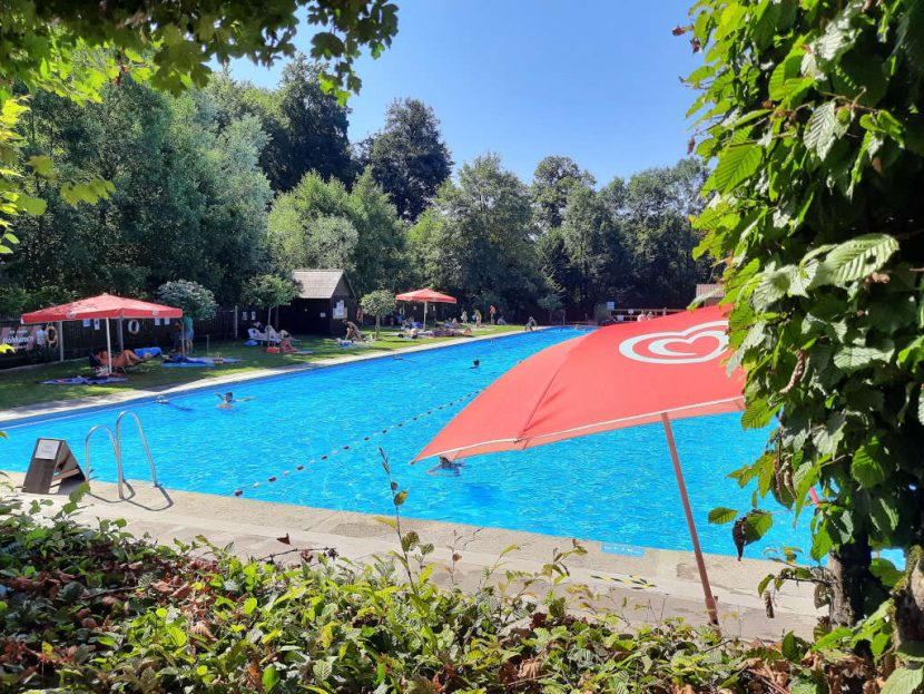 Freibad Gräfenberg vom Biergarten